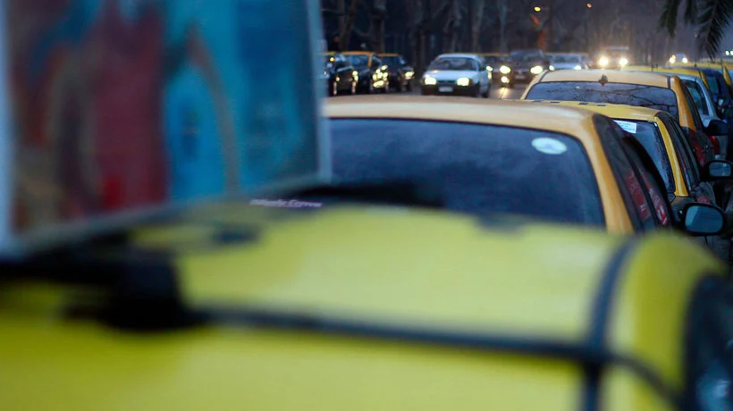 De Grange y trámite de bono de $ 100 mil para taxis: “No es automático, pero sí va a ir bastante rápido”  